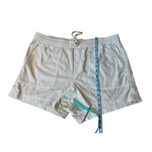 ATHLETA FARALLON Shorts, size women's 20; Cream/Off White